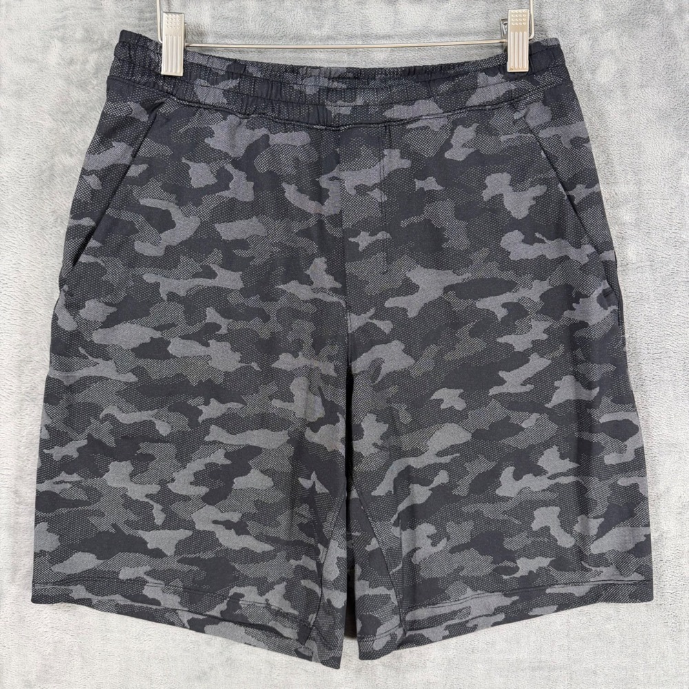 Lululemon THE Short 9 Lined Gym Training Shorts Mens Size M Camo Gray Black